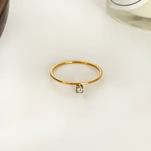 Gold / No. 8 / Thin ring