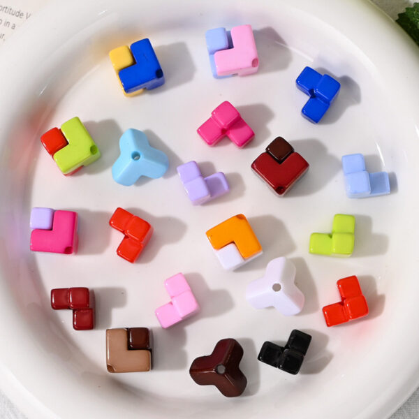 oly-e8e874c8dd13ca25dfba6135210a133c Wholesale Acrylic dopamine splicing oblique hole square stacking loose beads