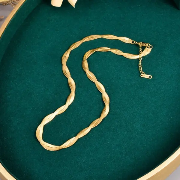 Wholesale 304 Stainless Steel Twist PVD Coated 18K Real Gold Plated Simple Style Waterproof Non Tarnish Plating Gold Silver Necklace