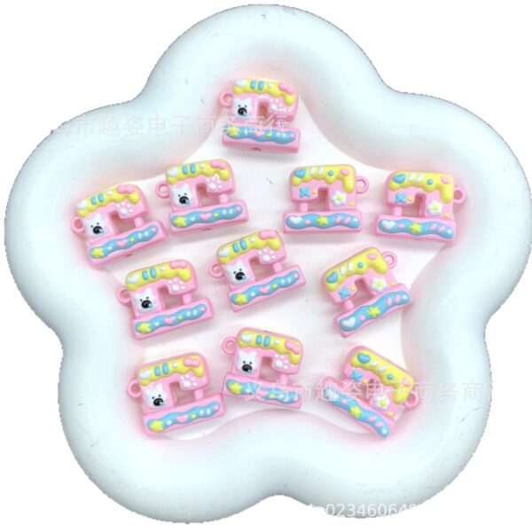 Wholesale Hand-painted beads on a sewing machine