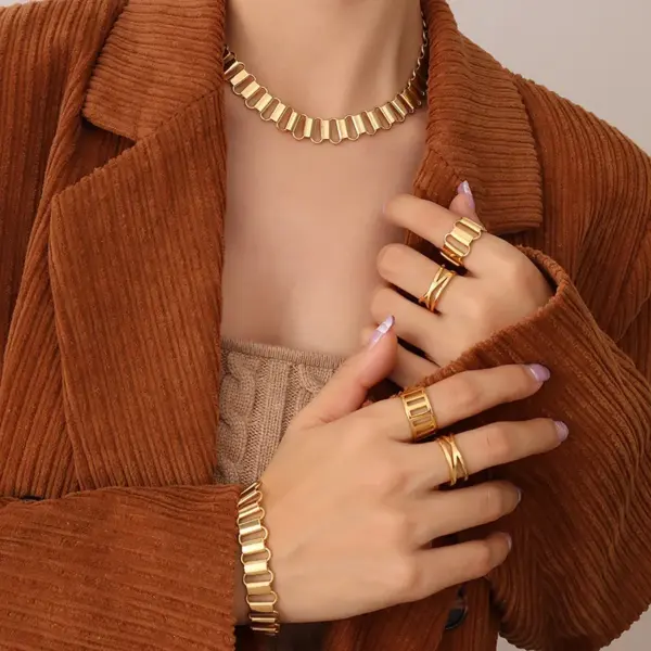 oly-e928751d2a758f7a242290305f2d7359 Wholesale PVD Coated 18K Gold Plated 18K Gold 304 Stainless Steel Fashion