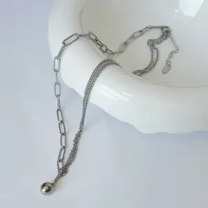 Sd131 Silver Asymmetric Ball Necklace / Titanium Steel