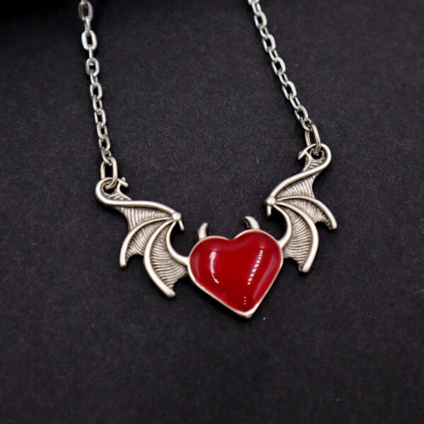 Wholesale Cross-border foreign trade Amazon Gothic Black Necklace Black/Red Heart Wing Necklace Jewelry Factory Outlet