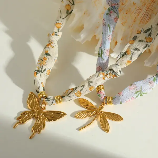 Wholesale Fresh Floral Stainless Steel 18K Gold Butterfly Dragonfly Pendant Cloth Strip Necklace Elegant Casual Vintage Style For Women