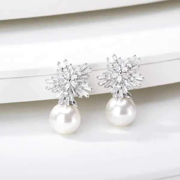 Elegant White Gold Imitation Pearl Snowflake Women's Drop Earrings 18K Gold Plated Small Flower Geometry Simple Daily Wedding Jewelry Accessories