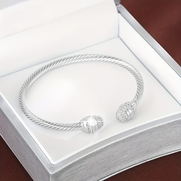 Wholesale Cross-border fashion and unique spiral bracelet, exquisite C-shaped twisted bracelet, open bracelet