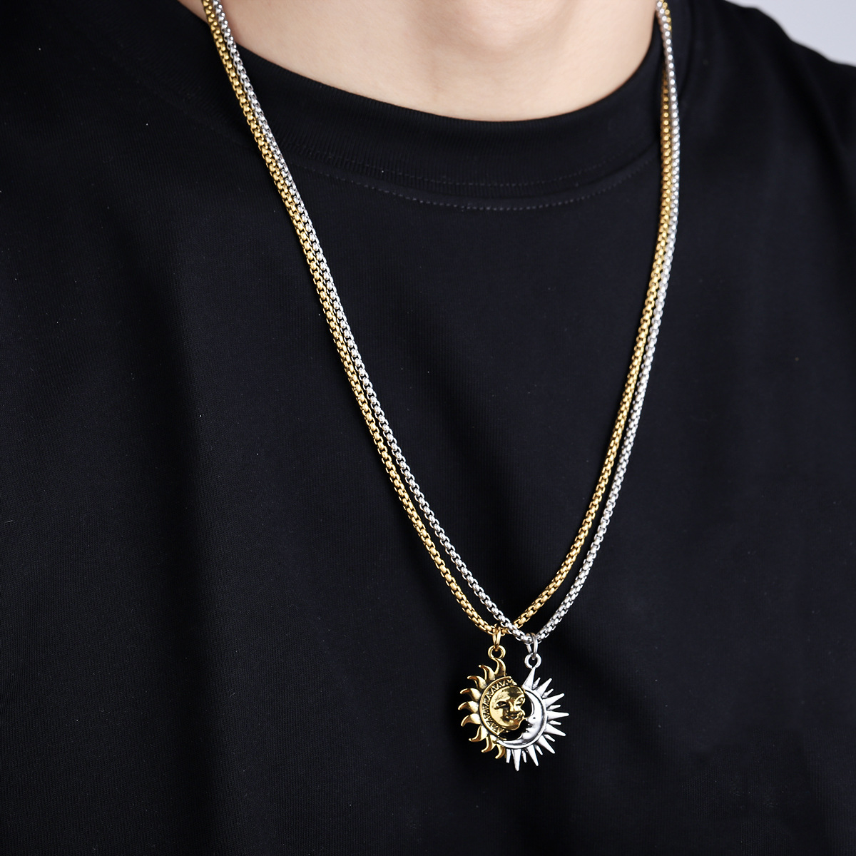 Wholesale Sun Moon Asymmetric Aessories Men's Titanium Steel Cole's High-end Necklace