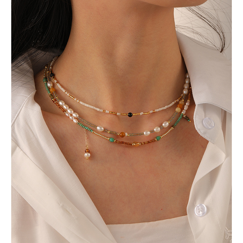 Wholesale New Niche Stacked Small Rice Beads Color Beaded Necklace Versatile Fashion Personalized Freshwater Pearl All-Star Necklace Chain