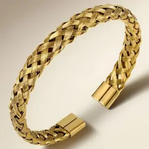 39B-E-10 Gold Wire Open Bracelet