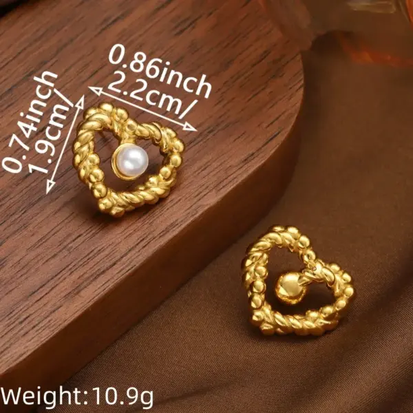 Wholesale PVD Coated Real Gold Plated C Shape Geometric Heart Shape 304 Stainless Steel Elegant Waterproof Non Tarnish Ear Studs