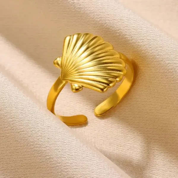 Wholesale 304 Stainless Steel Solid Color Shell PVD Coated Zircon Real Gold Plated Simple Style Waterproof Non Tarnish Plating Rings