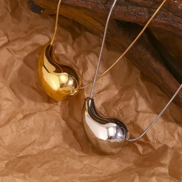 304 Stainless Steel Solid Color PVD Coated 18K Real Gold Plated Basic Modern Style Waterproof Non Tarnish Plating Pendant Necklace