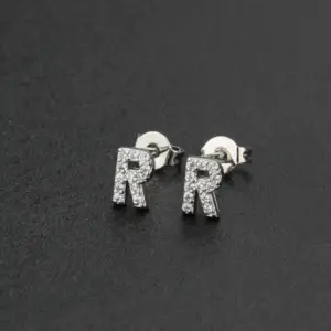 Silver / Letter R