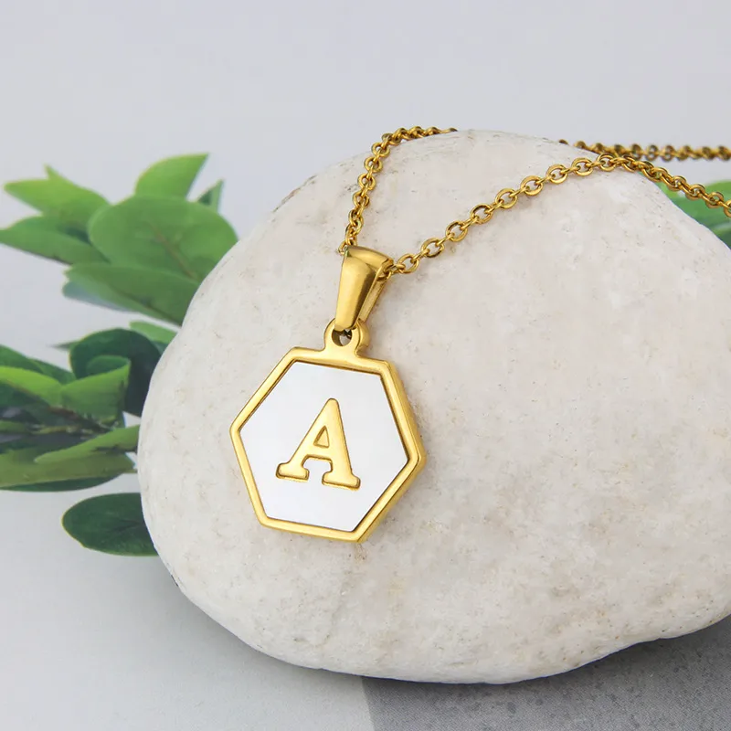 Wholesale Titanium Steel 18K Gold Plated Simple Style Plating Inlaid Shell Letter Shell Necklace