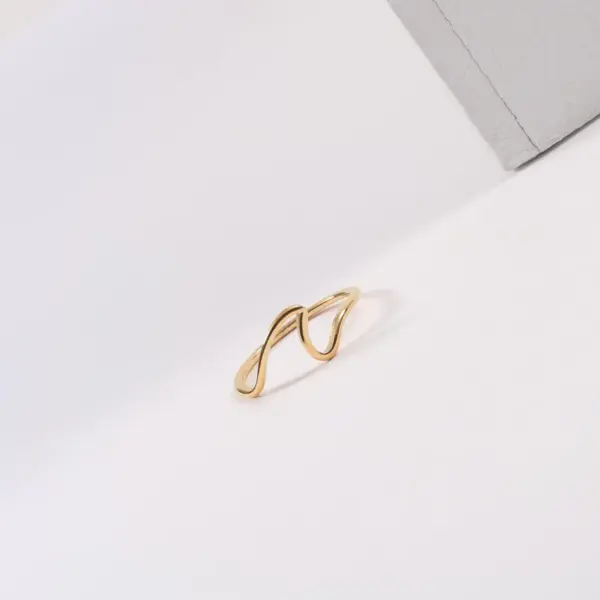 Simple Style Solid Color Titanium Steel Plating 18k Gold Plated Rings