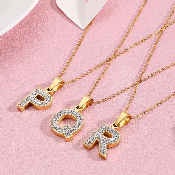 Wholesale PVD Coated 18K Gold Plated Letter Stainless Steel Basic Waterproof Non Tarnish Pendant Necklace
