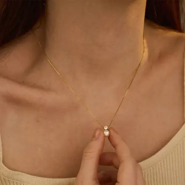 Wholesale 304 Stainless Steel Solid Color PVD Coated Pearl 18K Real Gold Plated Simple Style Classic Style Waterproof Non Tarnish Micro Super Whisper Thin Chain Lobster Trigger Clasp Closure Gold Pendant Necklace