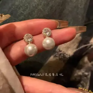 27#E5957 Gold Flash Rhinestone Pearl Earrings / 925 Silver