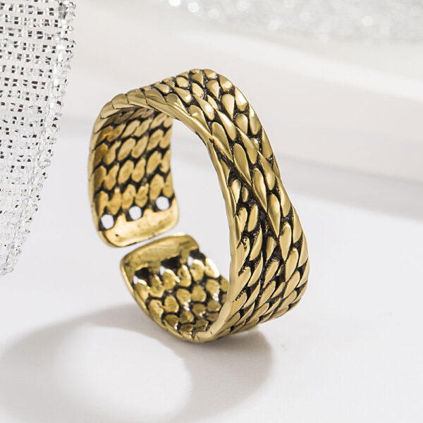 Wholesale Retro style bronze woven design simple design high-grade light luxury fashion ring bracelet