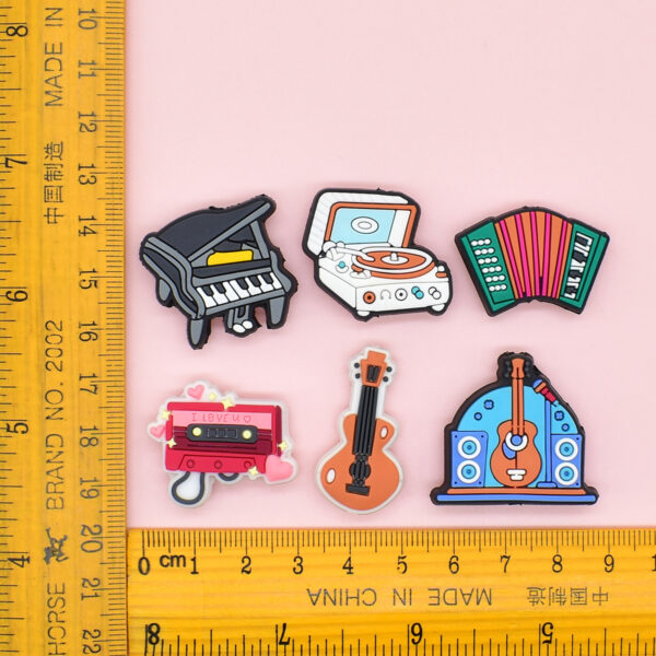 oly-eb098f0b78f2664a9a015204df8c841e Wholesale Musical Instrument Series Cartoon Beads