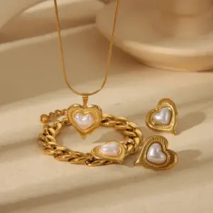 Wholesale Jewelry French Style Romantic Simple Style Red Heart Solid Color 304 Stainless Steel 18K Gold Plated Bracelets Jewelry Set