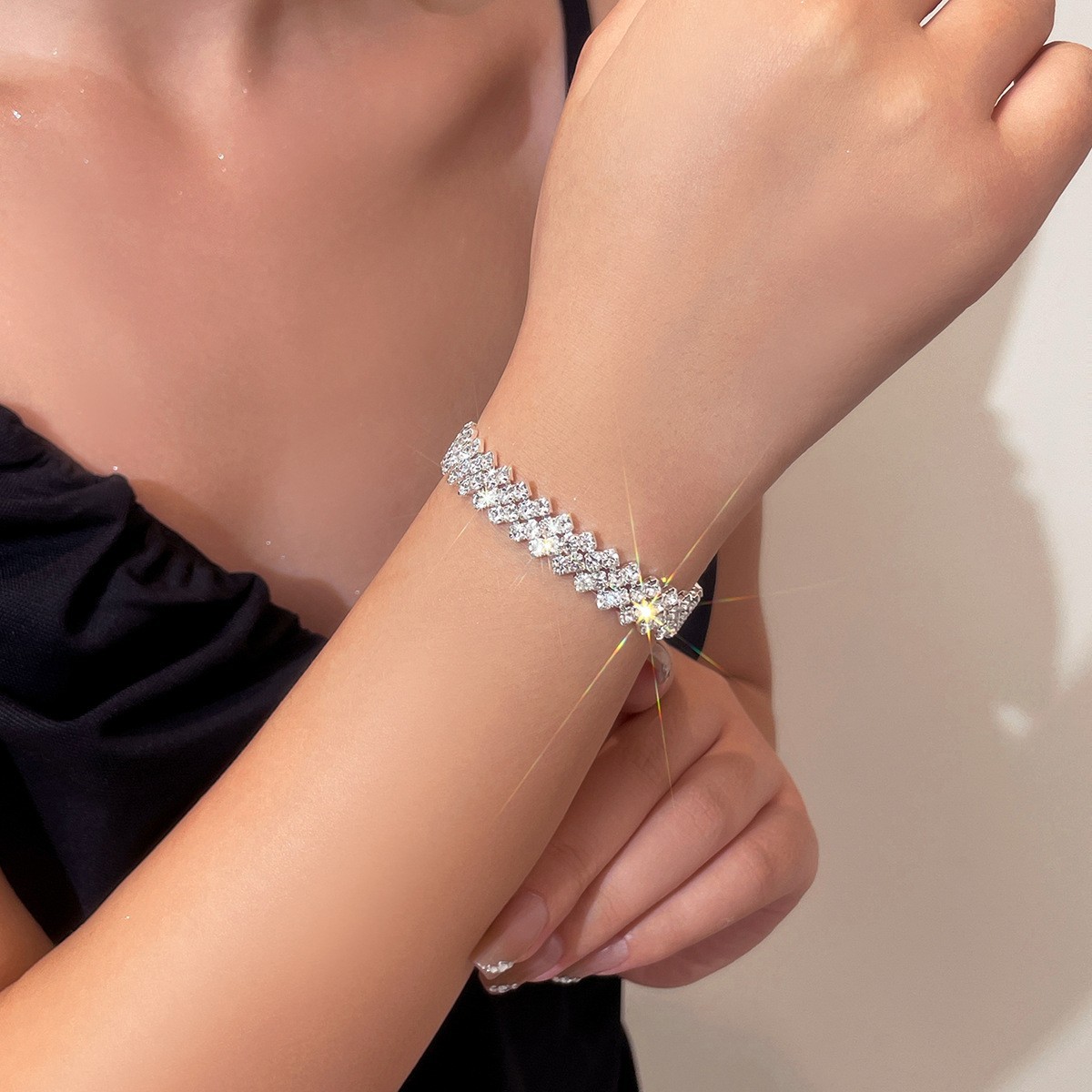 Wholesale Cross-Border Women's Simple and Fashionable Gold and Sier Personalized Shiny Diamond-Shaped Beach Anklets Versatile Foot Aessories
