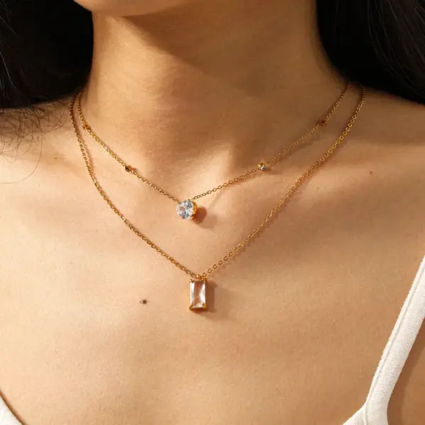 Wholesale 304 Stainless Steel Inlaid Zircon Heart Square Pendant Clavicle Chain 18K Gold Plated Handmade Chain Vacuum Electroplating (Furnace) Women's Chain