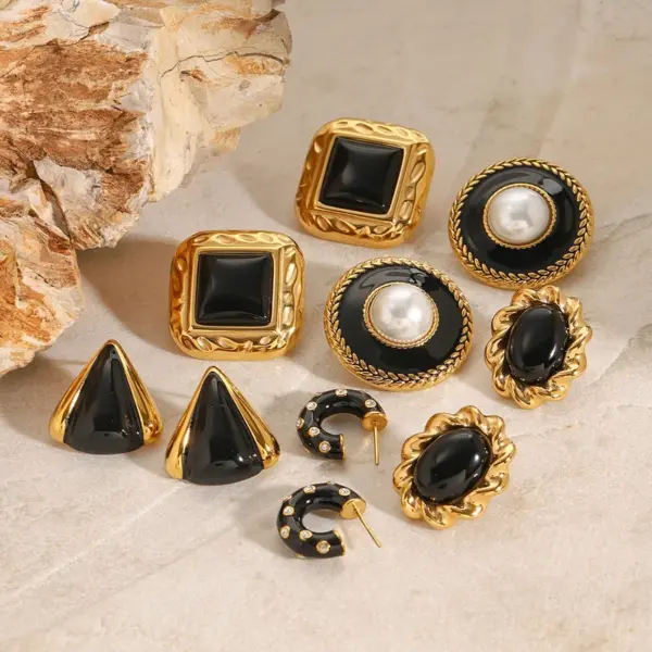 Wholesale 304 Stainless Steel C Shape Geometric Oval PVD Coated Real Gold Plated Vintage Style Classic Style Waterproof Non Tarnish Plating Ear Studs