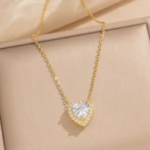 8852 Gold and White Heart Necklace