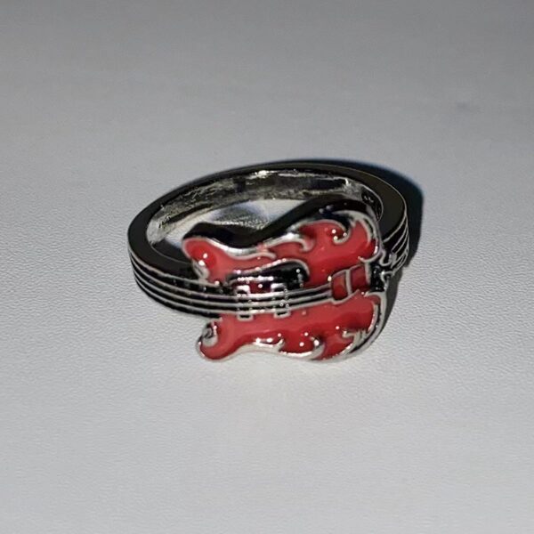 Wholesale Long Live Freedom Retro Punk Rock Red Guitar Ring Men and Women Niche Design 2024 New Exquisite Ring