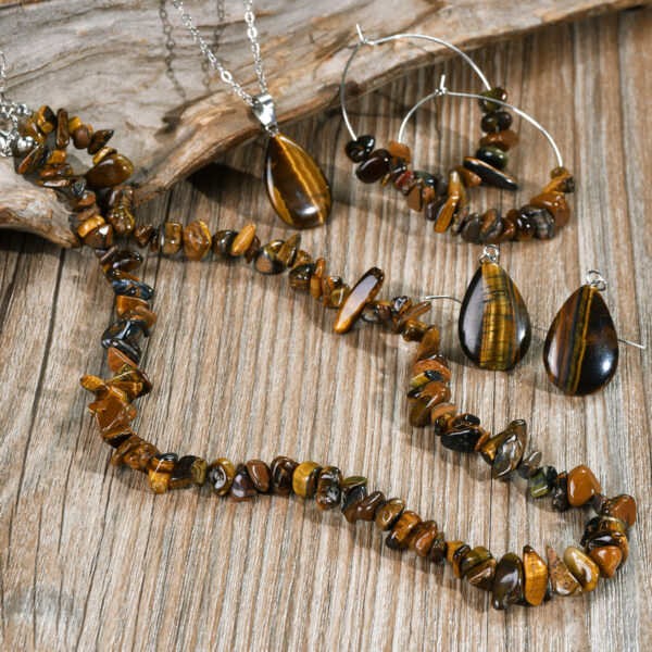 Wholesale Bohemian 4 Piece Set Water Drop Natural Stone Necklace Earrings Amethyst Tiger Eye Stone Gravel Jewelry suit