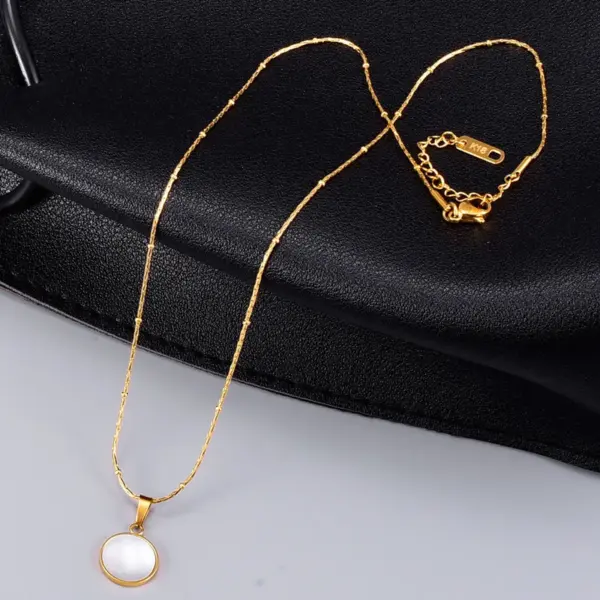 oly-ebad60f4a734e96b26ea020c917364f3 Wholesale PVD Coated Real Gold Plated 18K Gold Heart 304 Stainless Steel Titanium Steel Waterproof Non Tarnish 304 Stainless Steel Titanium Steel Necklace