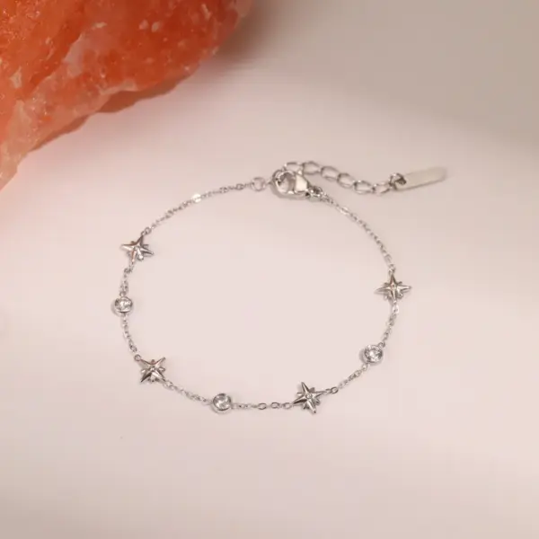 Inlaid Diamond Petite Titanium Steel Bracelet 304 Stainless Steel Non-fading Jewelry For Women