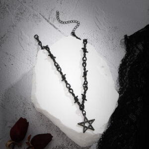 Wholesale Cross-border foreign trade five-pointed star spice collarbone necklace female subculture thorns personality sweet cool Joker factory direct sales