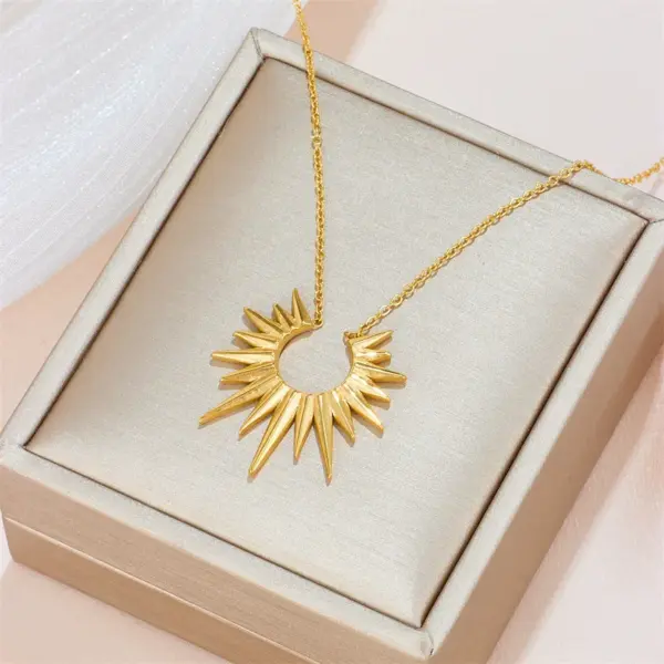 Wholesale 304 Stainless Steel Sun Solid Color PVD Coated 18K Real Gold Plated Modern Style Waterproof Non Tarnish Plating Cable Chain Necklace
