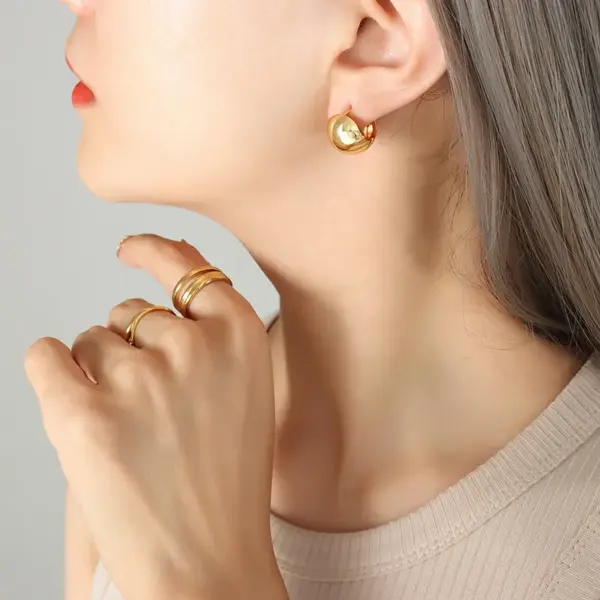 PVD Coated Real Gold Plated Solid Color Titanium Steel Simple Style Waterproof Non Tarnish Earrings