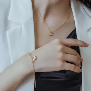 S0174-White Shell Heart Bracelet - Gold