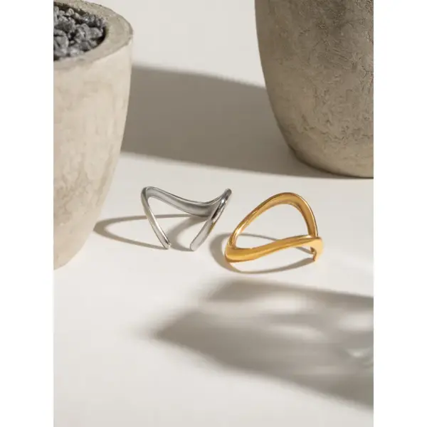 Wholesale 304 Stainless Steel Solid Color PVD Coated 18K Real Gold Plated Real Gold Plated Simple Style Classic Style Waterproof Non Tarnish Open Rings