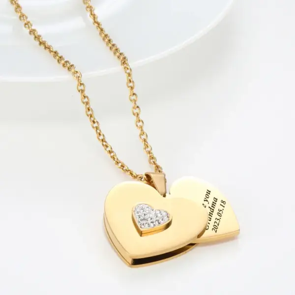 Wholesale Jewelry IG Style Retro Heart Shape Titanium Steel Carving Cable Chain Pendant Necklace