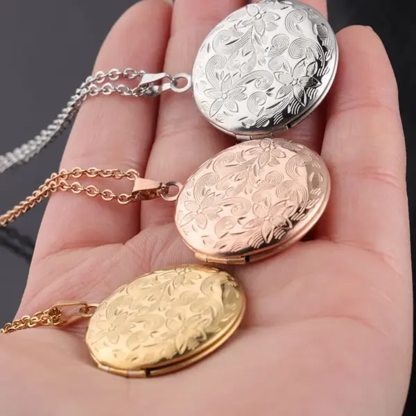 Wholesale PVD Coated 18K Gold Rose Gold Real Gold Plated Round Solid Color Flower Stainless Steel Retro Waterproof Non Tarnish 304 Stainless Steel Lobster Trigger Clasp Closure Pendant Necklace