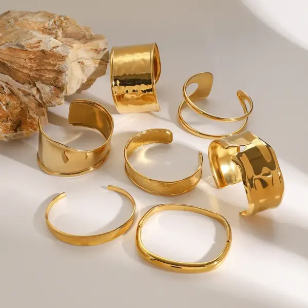 304 Stainless Steel Geometric PVD Coated Real Gold Plated Glam Sexy Romantic Waterproof Non Tarnish Bangle