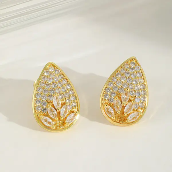 Wholesale 1 Pair Casual Elegant Shiny Water Droplets Inlay Copper Zircon Imitation Gold Ear Studs