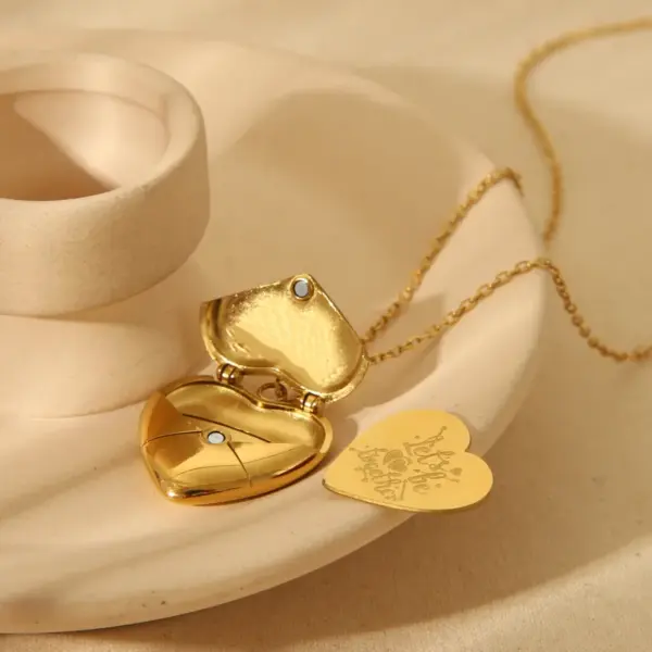 Wholesale Jewelry French Style Letter Heart Shape 304 Stainless Steel 18K Gold Plated Plating Locket Necklace