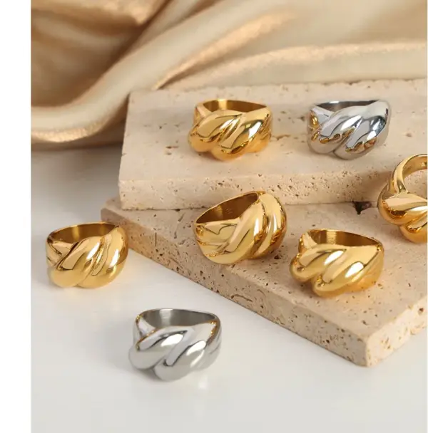 Wholesale 304 Stainless Steel Solid Color PVD Coated 18K Gold Plated Real Gold Plated Casual Simple Style Waterproof Non Tarnish Plating Gold Silver Rings