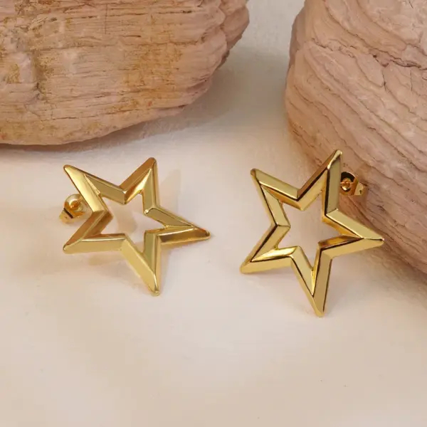 1 Pair Elegant Simple Style Classic Style Star 304 Stainless Steel Imitation Gold Electroplating Ear Studs