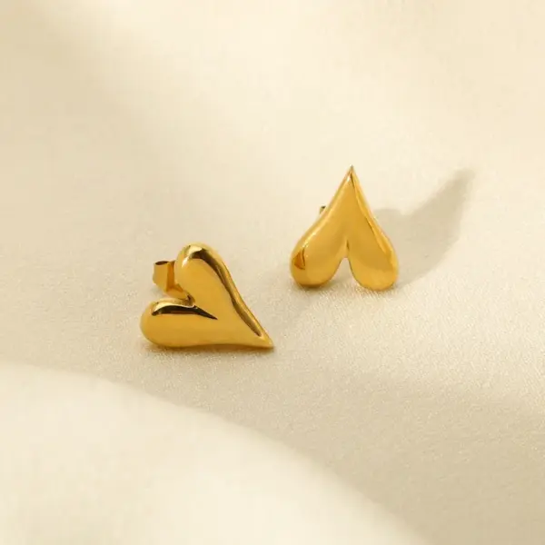Wholesale PVD Coated Real Gold Plated 18K Gold Heart Shape 304 Stainless Steel Novelty Commute Waterproof Non Tarnish Ear Studs