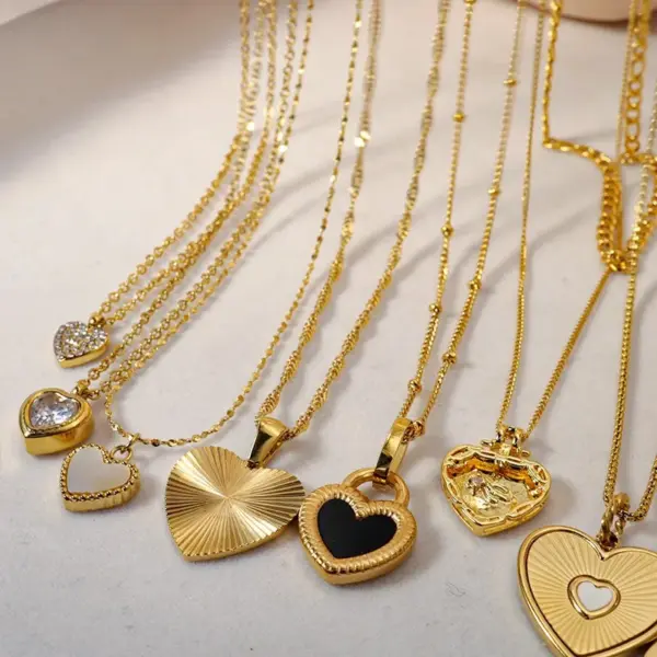Wholesale PVD Coated 18K Gold Real Gold Plated Heart Shape 304 Stainless Steel Sweet Waterproof Non Tarnish 304 Stainless Steel Pendant Necklace