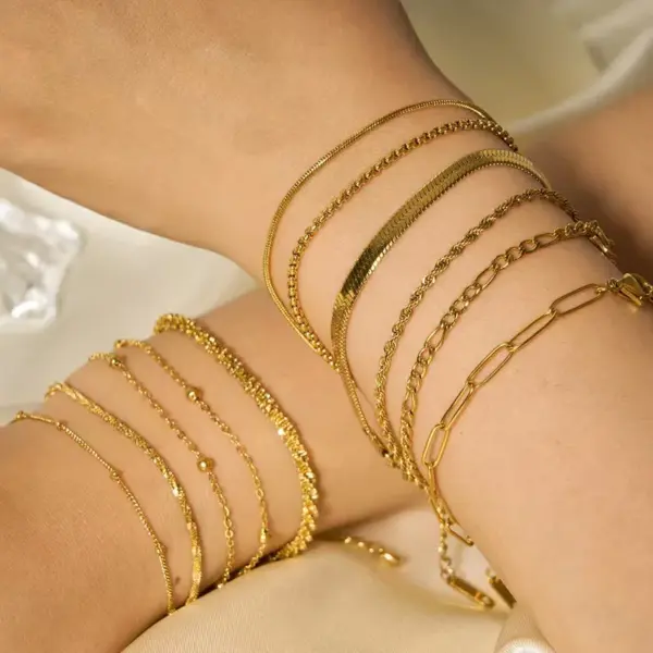 Wholesale Ion Plating (IP) 18K Gold Plated Paper Clip Flower 304 Stainless Steel Sweet Simple Style Waterproof Non Tarnish 304 Stainless Steel Lobster Trigger Clasp Closure Chain Necklace