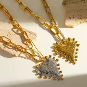 Romantic Design 18K Gold Plated Stainless Steel Heart Pendant Necklace Women's Fashion Jewelry Classic Style For Party And Selfie