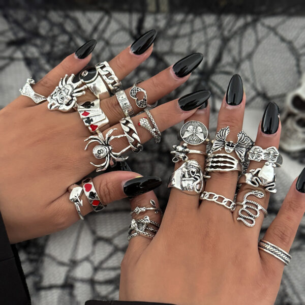 oly-ed3f589cd0447a1a8add805542832608 Wholesale Carved Dark Ghost Snake Ring Set
